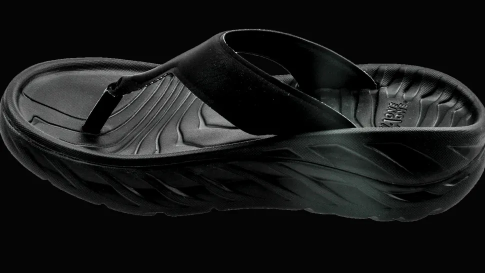 Hoka One One Women's Ora recovery flip - herstel slippers - black / dark gull gray